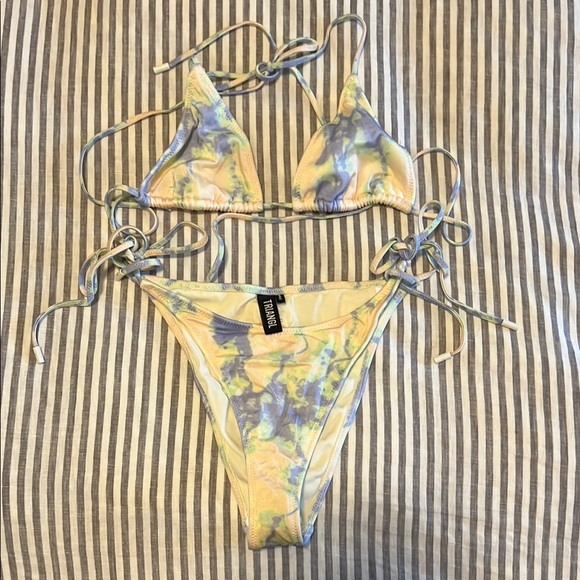 Triangl tye dye bikini - Picture 1 of 12